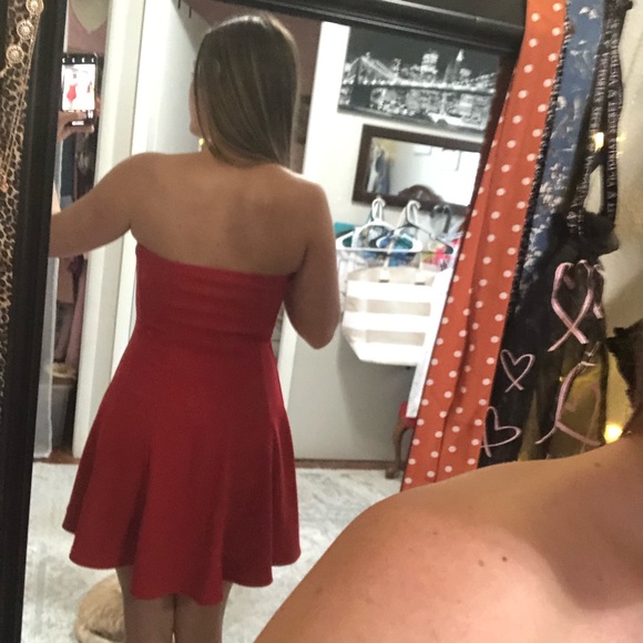 Red strapless dress - Picture 3 of 4